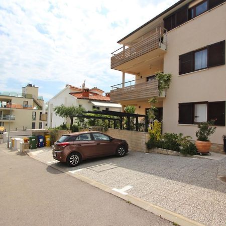 Apartments Makado Ровин Екстериор снимка