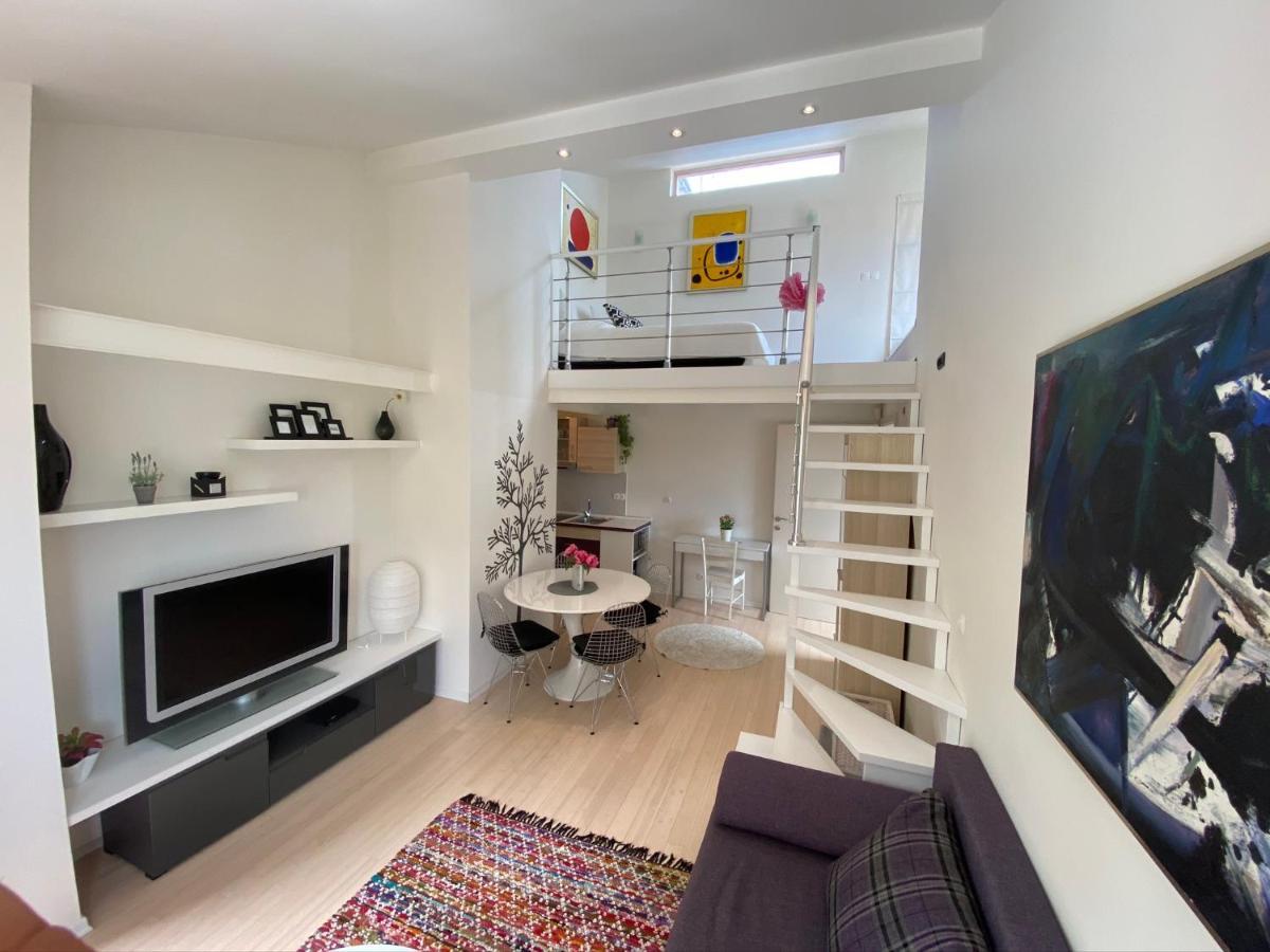 Apartments Makado Ровин Екстериор снимка
