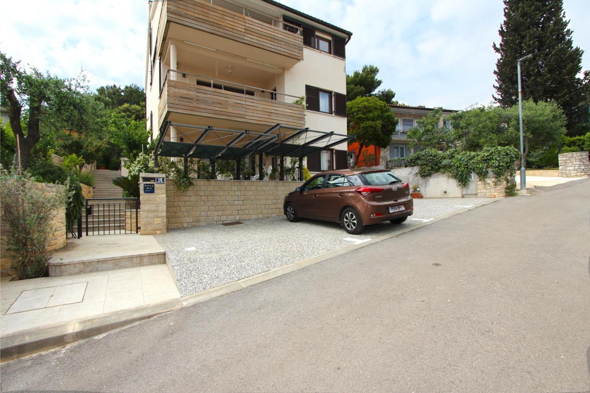 Apartments Makado Ровин Екстериор снимка