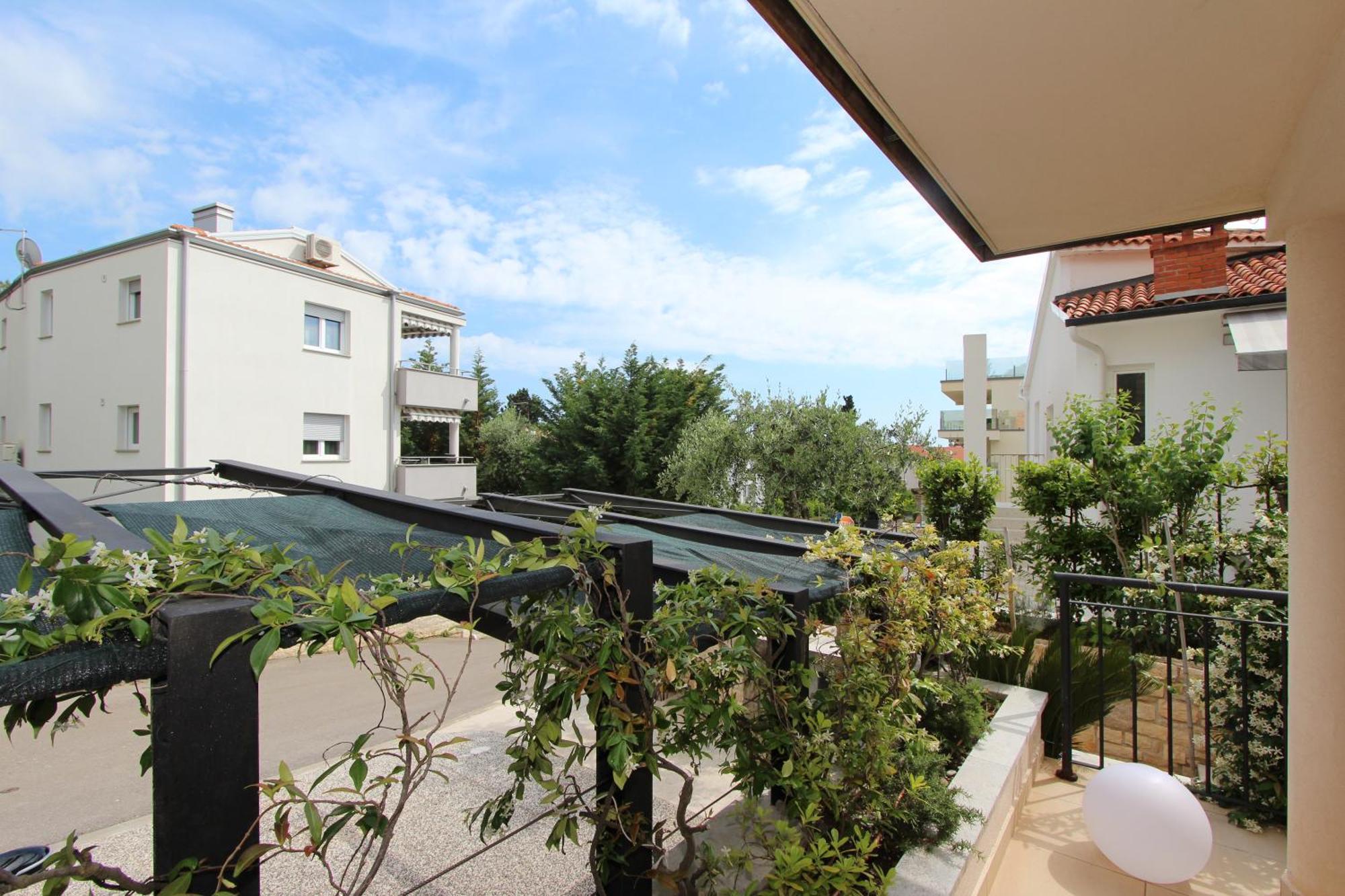 Apartments Makado Ровин Екстериор снимка